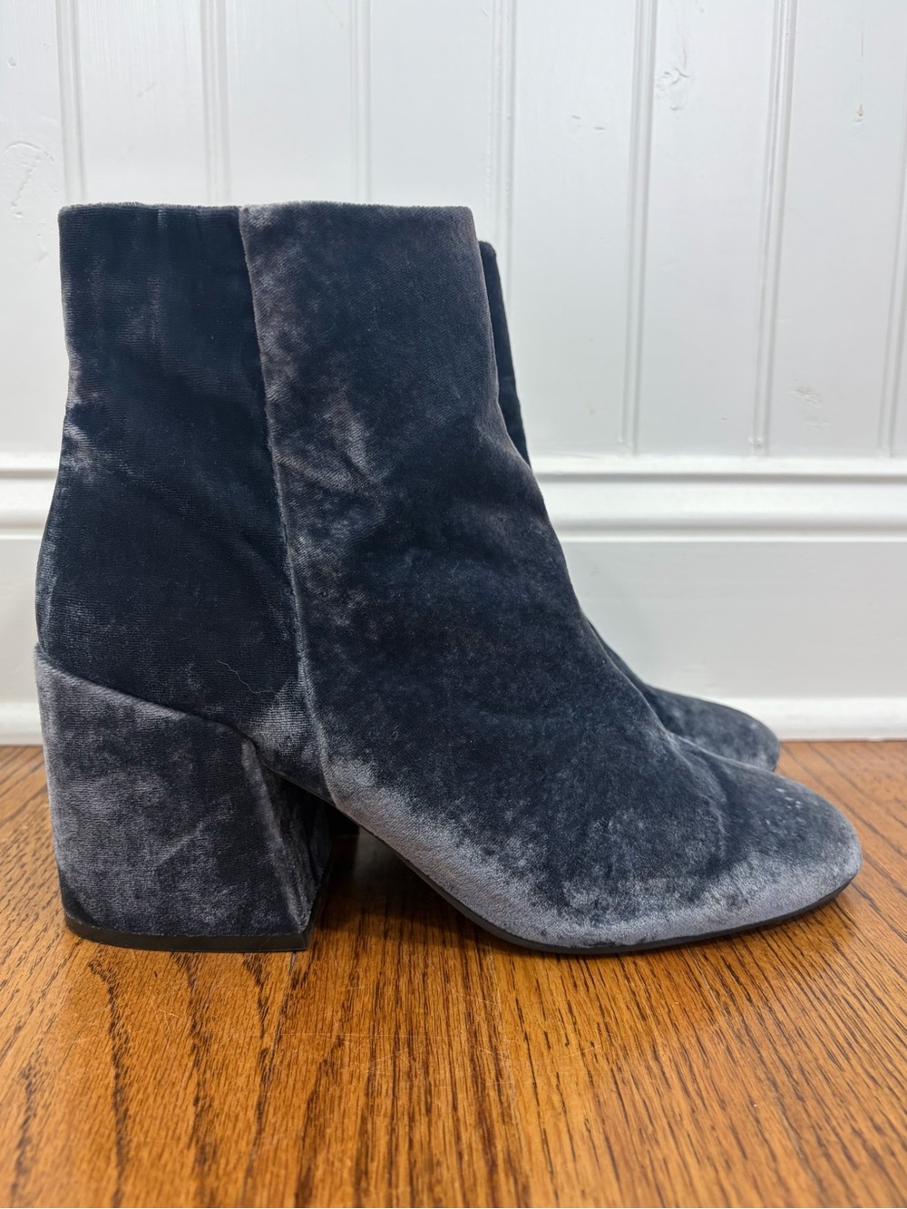 Kenneth Cole "Randii" Blue Velvet Block-Heel Booties (10)